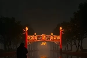 《四月的风筝》广场上风筝与人群